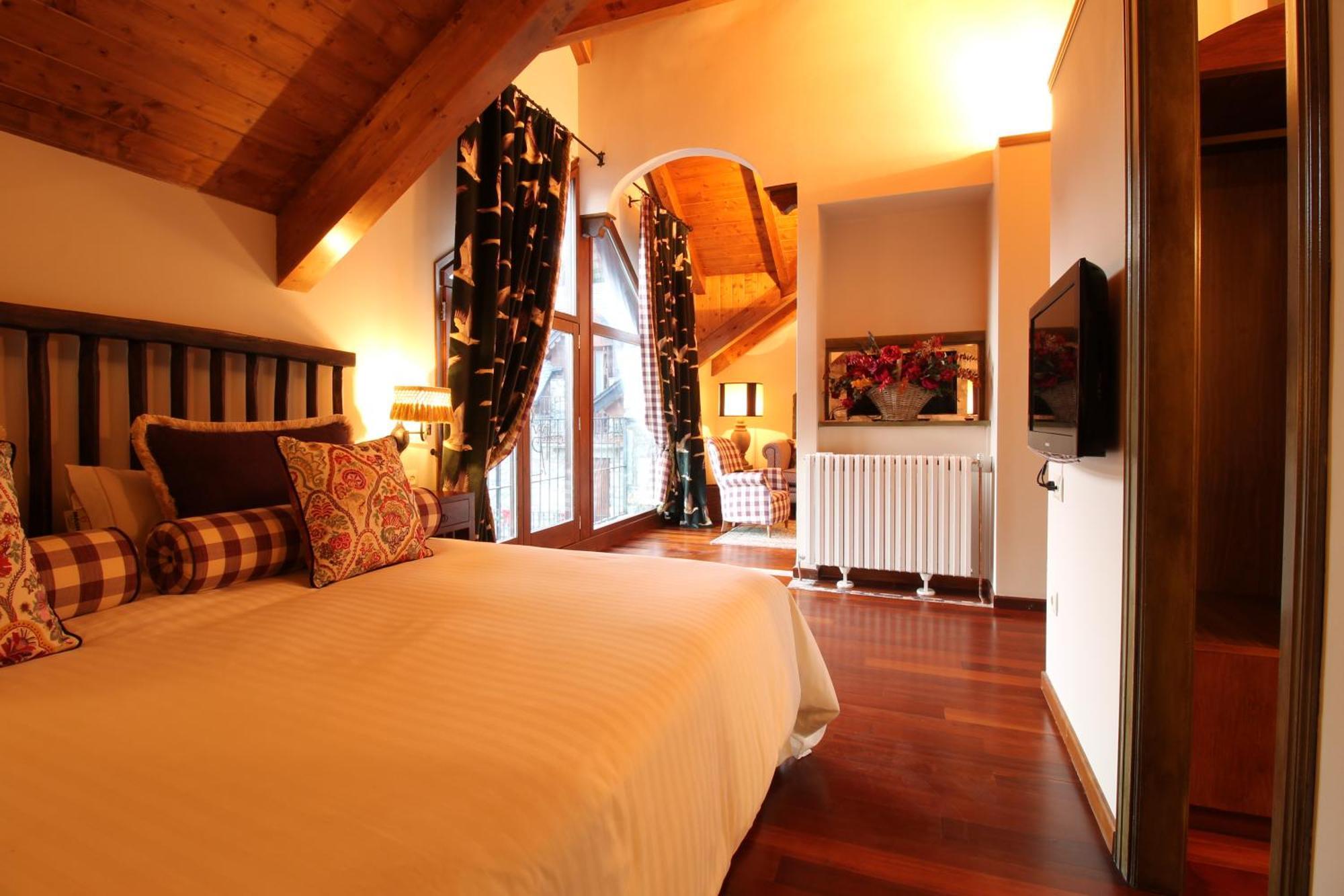 Abadia Del Pirineo Hotell Tramacastilla de Tena Exteriör bild